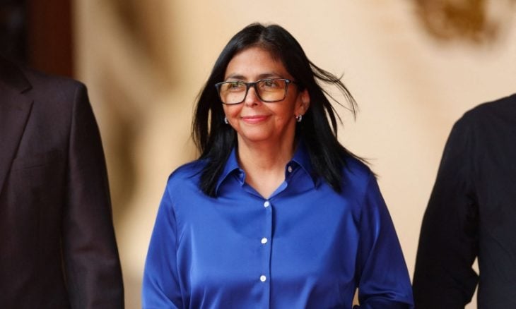 الغارديان: رئيسة فنزويلا المؤقتة وشقيقها تواصلا سرا مع الأمريكيين.. فهل خانت مادورو؟