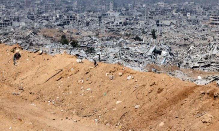 لوفيغارو: في غزة.. الجيش الإسرائيلي يدفع “الخط الأصفر” إلى الأمام رغم الهدنة