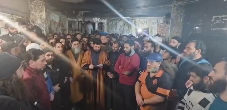 إضراب شامل في السجون… وفيديو يُظهر أحمد الأسير إلى جانب أحد السجناء!