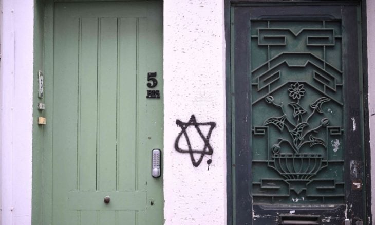 جدل حول مشروع قانون فرنسي لمكافحة معاداة السامية وانتقاد إسرائيل