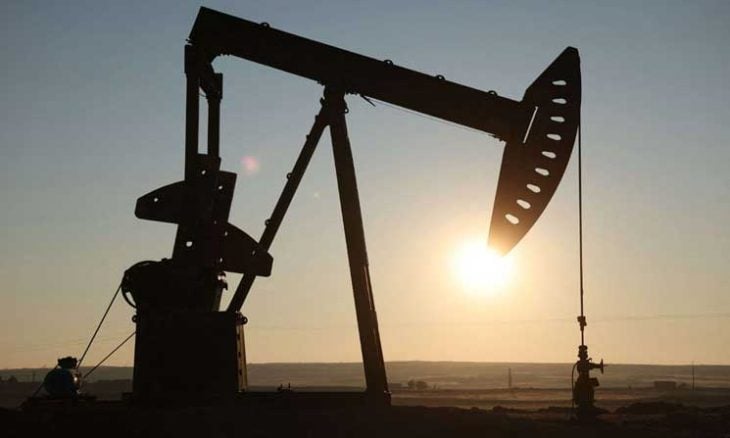 النفط يحافظ على مكاسبه وسط ترقب المستثمرين لتطورات التوتر بين إيران وأمريكا