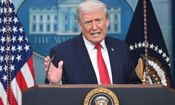 المؤرخة الأمريكية أفيفا تشومسكي : ترامب يطبق نظرية “الرجل المجنون” لنيكسون ويستبدل الفيتو بمجلس السلام