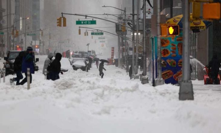 تواصل موجة البرد في الولايات المتحدة مخلفةً 30 قتيلاً على الأقل وأكثر من 600 ألف منزل بدون كهرباء- (صور)