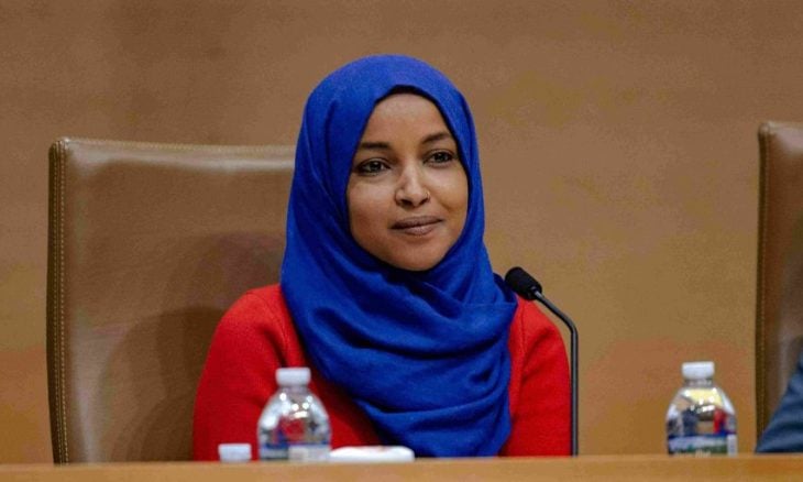 النائبة المسلمة إلهان عمر تتهم ترامب بالهوس بها وبالصوماليين وتقول إنه يسيس قضية احتيال ضدها