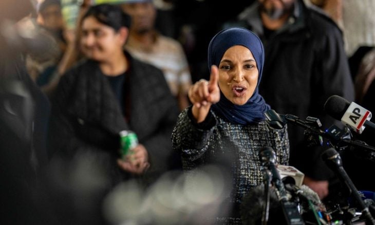 تجاوز الخطوط الحمر: إلهان عمر كانت جريئة في مواجهة الهجوم عليها وفي تحديها لتنمر ترامب وشيطنته لها