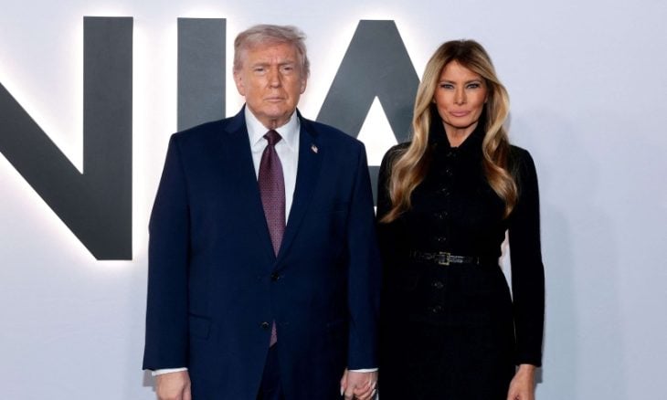 نيويورك تايمز: اسما دونالد ترامب وميلانيا ذُكرا في 5300 ملف للمجرم إبستين ولا توجد معلومات مثيرة أو مؤكدة