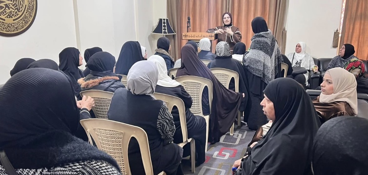 محاضرة بعنوان: "المرأة حارسة القيم وشريكة النصر"