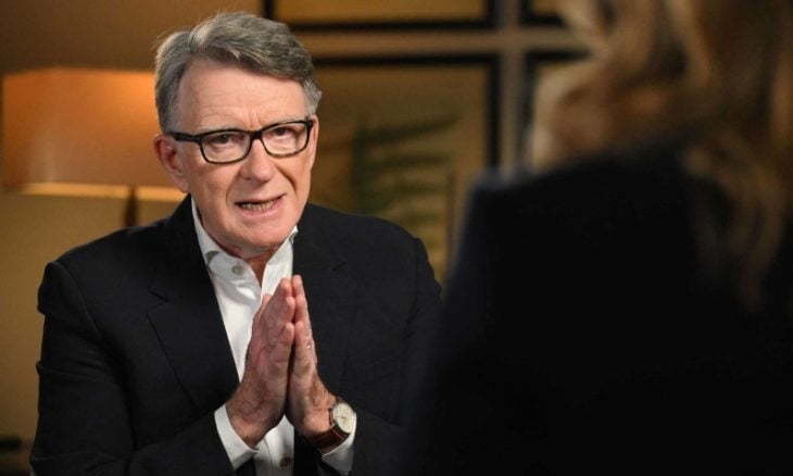 دعوات للمساءلة والكشف عن تورط  سفير بريطاني سابق بشركة تكنولوجيا على علاقة مع إسرائيل ووكالة الهجرة