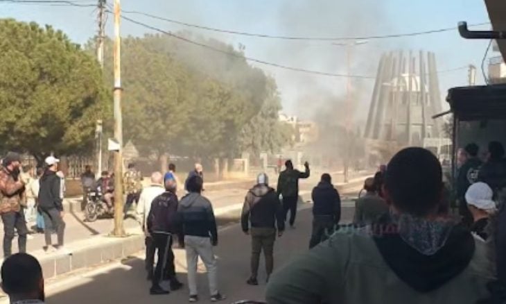 مصادر: إصابات جراء انفجار سيارة تحمل أسلحة وذخائر في السويداء السورية ـ (فيديو)