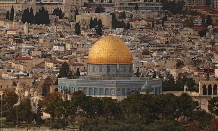 الشرطة الإسرائيلية تعتقل إمام المسجد الأقصى