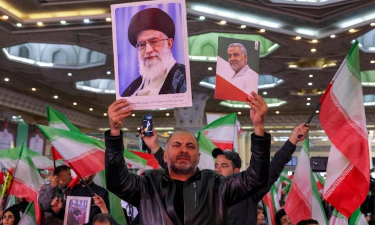 صحيفة أمريكية: ترامب يحشد قواته قرب إيران ولكن بدون خيارات واضحة حول ما سيحدث بعد سقوط النظام