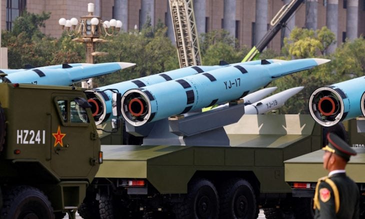 إيران تقترب من إبرام صفقة لشراء صواريخ فرط صوتية مضادة للسفن من الصين