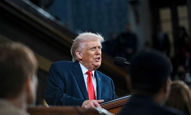 نيويورك تايمز: الإشارة العابرة لإيران في خطاب حالة الاتحاد تفصح عن عدم اهتمام ترامب بإقناع الأمريكيين بجدوى حشوده