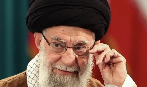 أول بيان نعي رسمي من الحكومة الإيرانية للمرشد الخامتئي