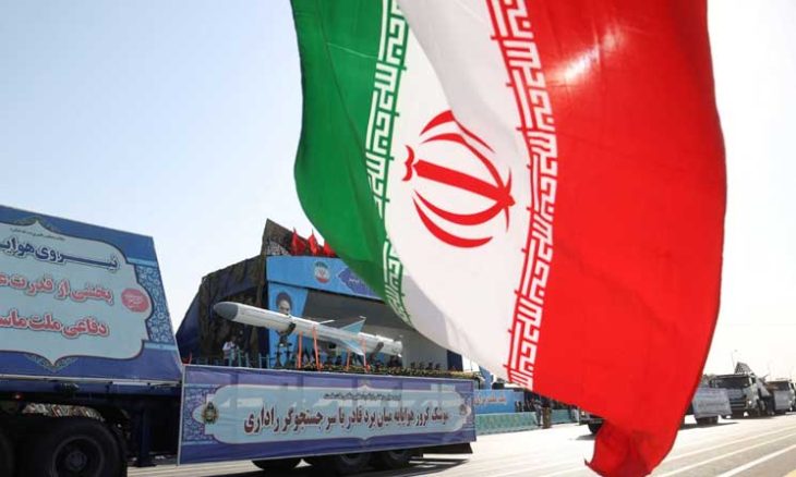 الحرس الثوري الإيراني يعلن إصابة مدمرة أمريكية في المحيط الهندي