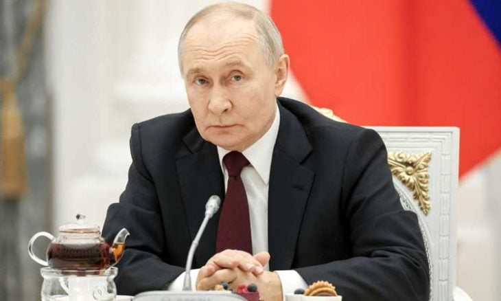 الكرملين يثير الدهشة بنشر فيديو لبوتين وهو يسعل- (شاهد)