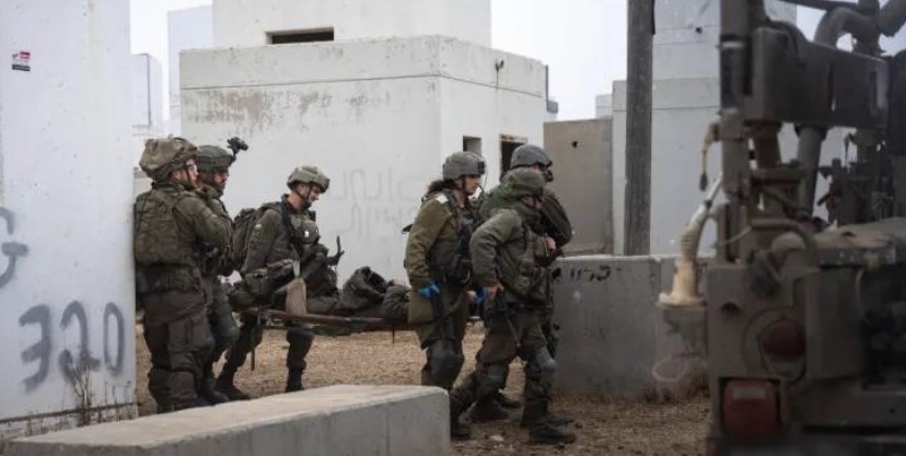 بعد معارك الجنوب... قتلى في صفوف الجيش الإسرائيلي  شــــارك بعد معارك الجنوب... قتلى في صفوف الجيش الإسرائيلي A+ A- أعلن الجيش الإسرائيلي، اليوم الأحد، مقتل جندي من سلاح الهندسة خلال المواجهات الدائرة في جنوب لبنان، في وقت تحدثت فيه وسائل إعلام إسرائيلية