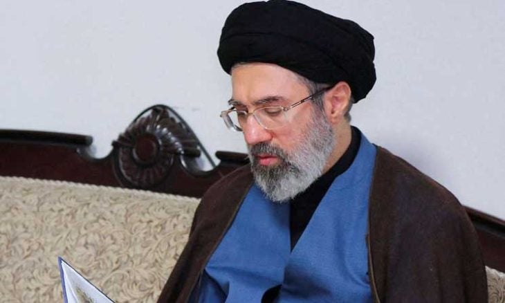 مجتبى خامنئي مرشدا ثالثا لإيران.. “رجل الظل” إلى الواجهة