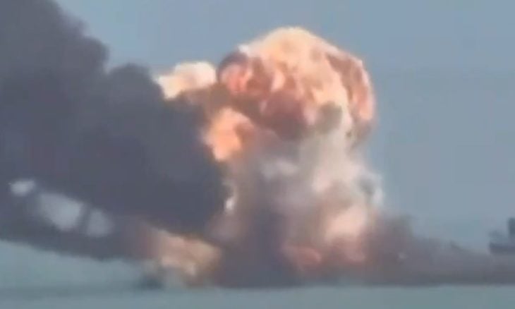 الجيش الأمريكي يهاجم سفنا إيرانية قرب ميناء بندر عباس- (شاهد)