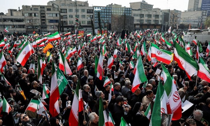 لوموند: هذه هي السيناريوهات المحتملة لمستقبل إيران بعد انتهاء الحرب