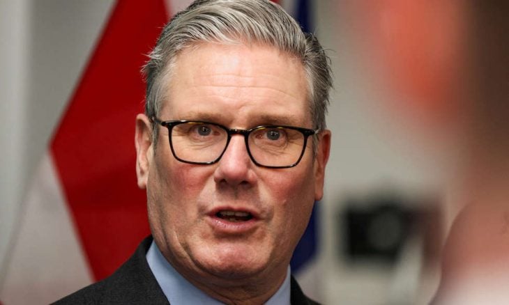 صحيفة: رئيس وزراء بريطانيا قد يرسل آلاف الطائرات المسيرة إلى الشرق الأوسط