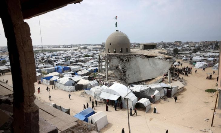 استشهاد 12 فلسطينيا بينهم طفلان و8 عناصر شرطة بقصف إسرائيلي لغزة