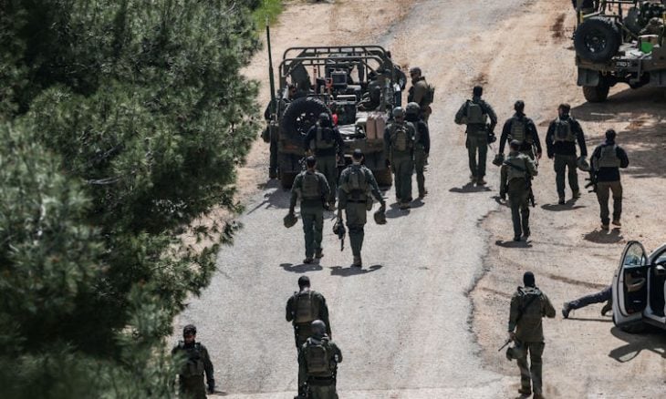 وزير الدفاع الإسرائيلي يعلن بدء “عملية برية” بجنوبي لبنان