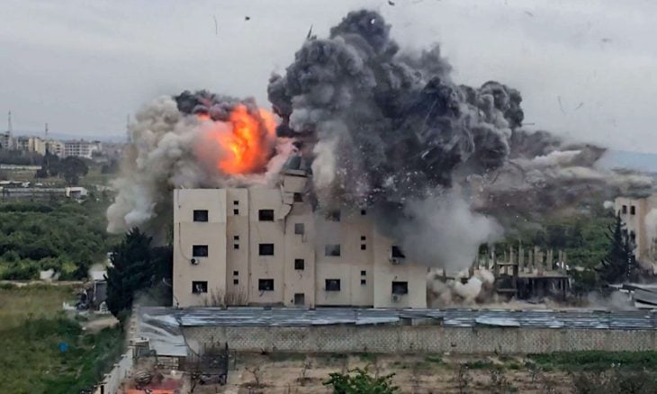 ليبراسيون: بعد غزة.. إسرائيل تفرض على جنوب لبنان عقيدة “اللّاتحضر”