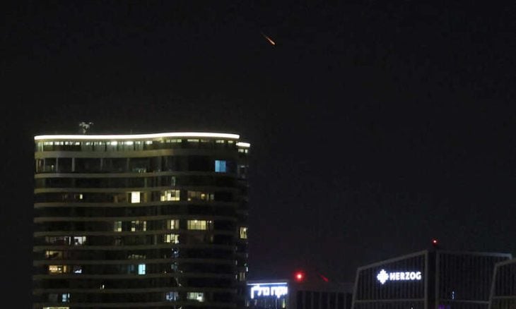 مقتل إسرائيلييْن وإصابة آخرين بهجوم صاروخي إيراني على تل أبيب- (فيديوهات)