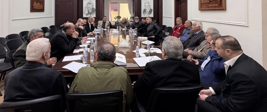 لجنة الإغاثة الفلسطينية تبحث آليات متابعة أوضاع النزوح في المخيمات والتجمعات