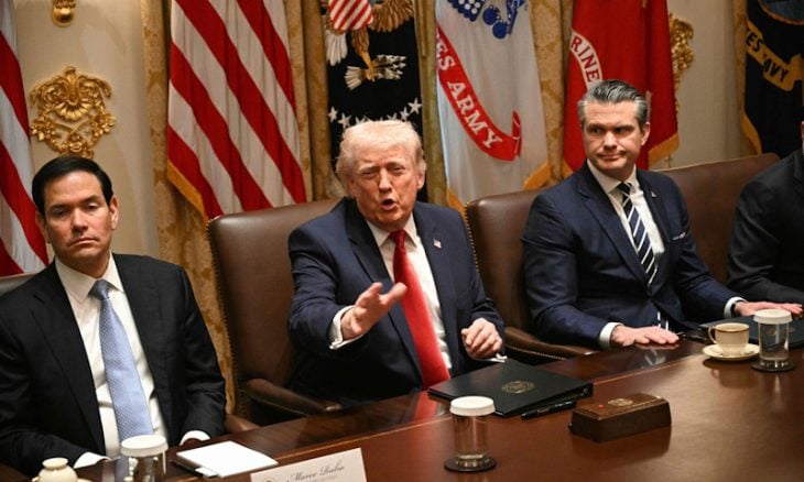 “حملة صليبية” و”إشارات توراتية”.. الحرب الأمريكية على إيران تكتسي لباسا دينيا في زمن ترامب