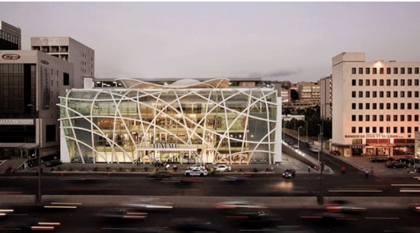 توتر أمني في المتن… إطلاق نار وإجراءات داخل السفارة الأميركية