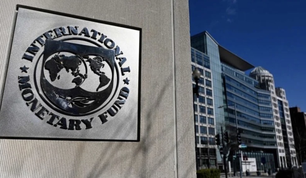 تحذير من "ضربة جديدة" للودائع...الوفد المفاوض مع صندوق النقد يهدد مصالح المودعين؟