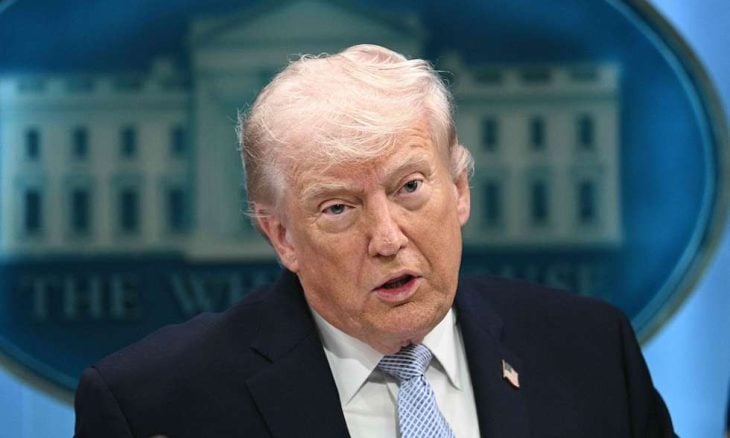 ترامب: “لا أوراق” تفاوضية بيد إيران باستثناء التحكم بمضيق هرمز