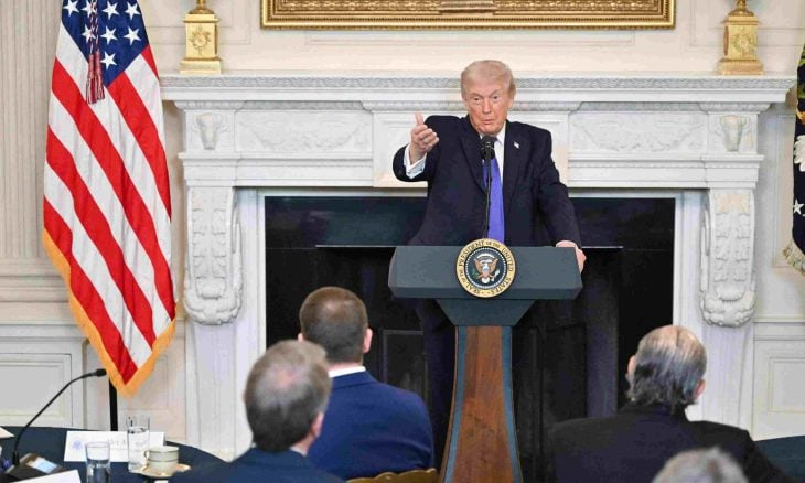 ترامب: أمريكا “تطهر” مضيق هرمز