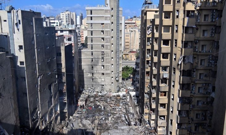 “وقع أثناء علاج مرضى”.. أضرار جسيمة في عيادات ببيروت عقب قصف إسرائيلي- (صور)