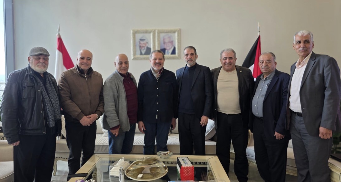 ممثل الرئيس الفلسطيني في لبنان والسفير يعقدان اجتماعًا طارئًا وعاجلًا مع اللجان الشعبية لبحث أوضاع المخيمات في الجنوب