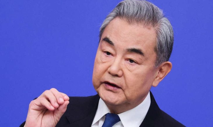 الصين تدعو إلى استعادة حرية الملاحة في مضيق هرمز