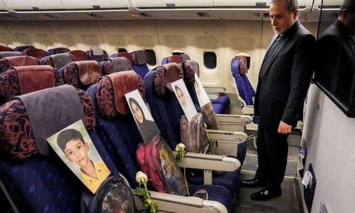 عراقجي يعلن فتح مضيق هرمز “تماشيا مع وقف إطلاق النار في لبنان”.. وترامب يرحب معلنا استمرار الحصار حتى إتمام الاتفاق