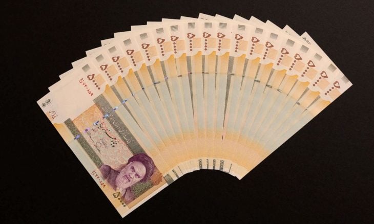 أكسيوس: أمريكا وإيران تدرسان خطة مقايضة الأموال مقابل اليورانيوم لإنهاء الحرب