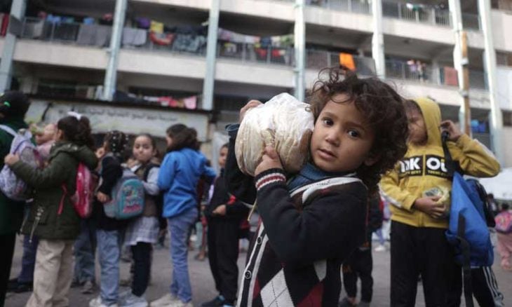 “الجوع أشد من الحرب”.. أزمة خبز بغزة وسط تدهور في الأمن الغذائي