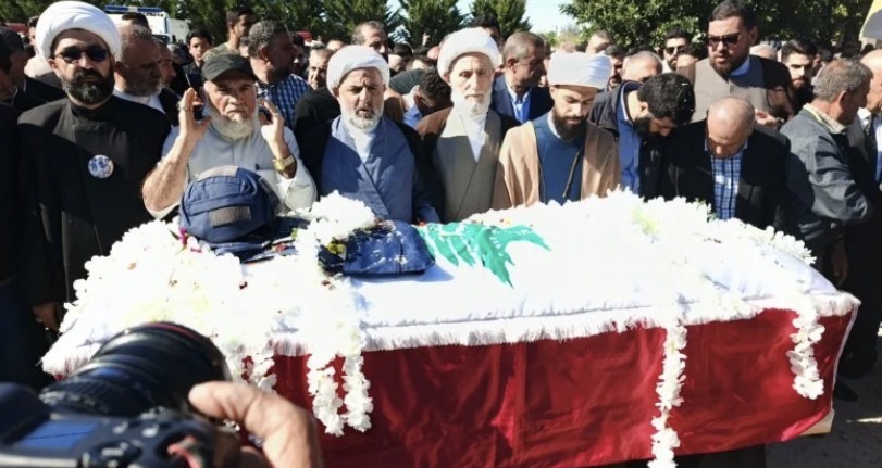 صلاة الوداع لآمال خليل… الجنوب يشيّع مراسلته الشهيدة (صور)