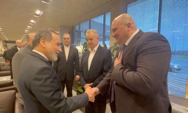 عراقجي يصل إلى روسيا للقاء بوتين.. مقترح إيراني جديد لإعادة فتح مضيق هرمز وتأجيل البحث في البرنامج النووي