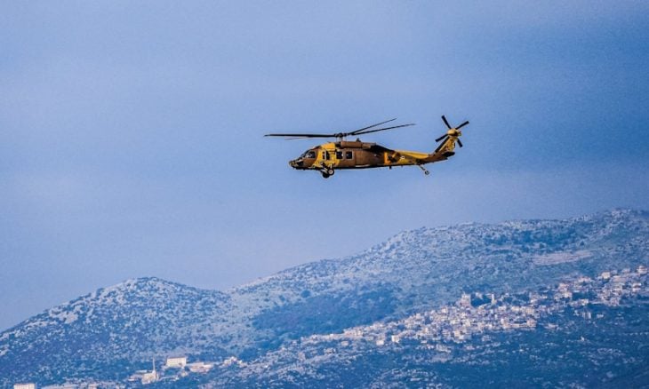 هربا من مسيّرات “حزب الله”.. إسرائيل تقلص مدة هبوط مروحياتها في لبنان