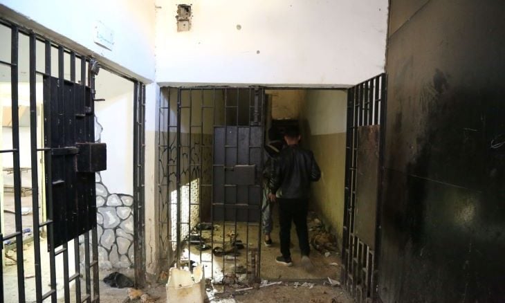 “مشفى لا يقل دموية عن السجون”… مقاطع تعذيب خلال حكم الأسد تصدم السوريين ـ (فيديو)