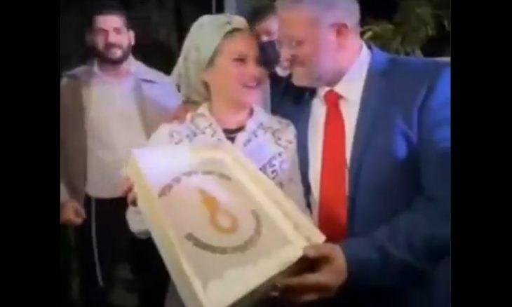كعكة “حبل المشنقة” للأسرى الفلسطينيين.. هكذا احتفلت زوجة بن غفير بعيد ميلاده- (فيديو)