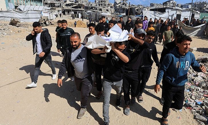 شهداء جدد في غزة بنيران الاحتلال.. وشهود لـ”القدس العربي”: حدود السيطرة الإسرائيلية تلاصق الطريق بين الوسط والجنوب
