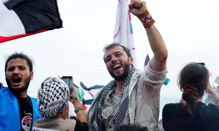 محكمة إسرائيلية تمدد اعتقال ناشطَين أجنبيَين من “أسطول الصمود” حتى الأحد
