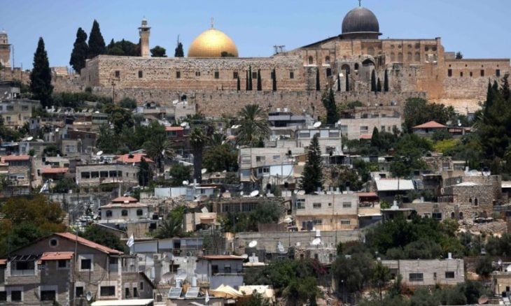 “بلدية القدس” تشق طريقاً للمستوطنين فقط بمصادرة 280 دونماً من أصحابها المقدسيين