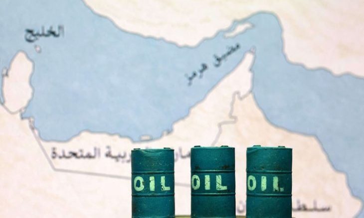 النفط يصعد وسط تهديدات من إيران بإغلاق مضيق باب المندب